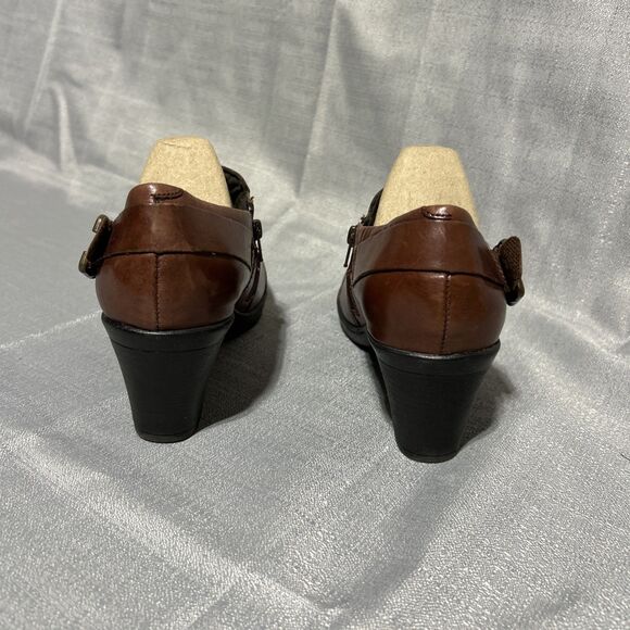 Clarks Bootie Shoe 84135 Size 6 1/2 Brown Leather 2.5" Heel Wedge Chic Boot - Picture 3 of 9
